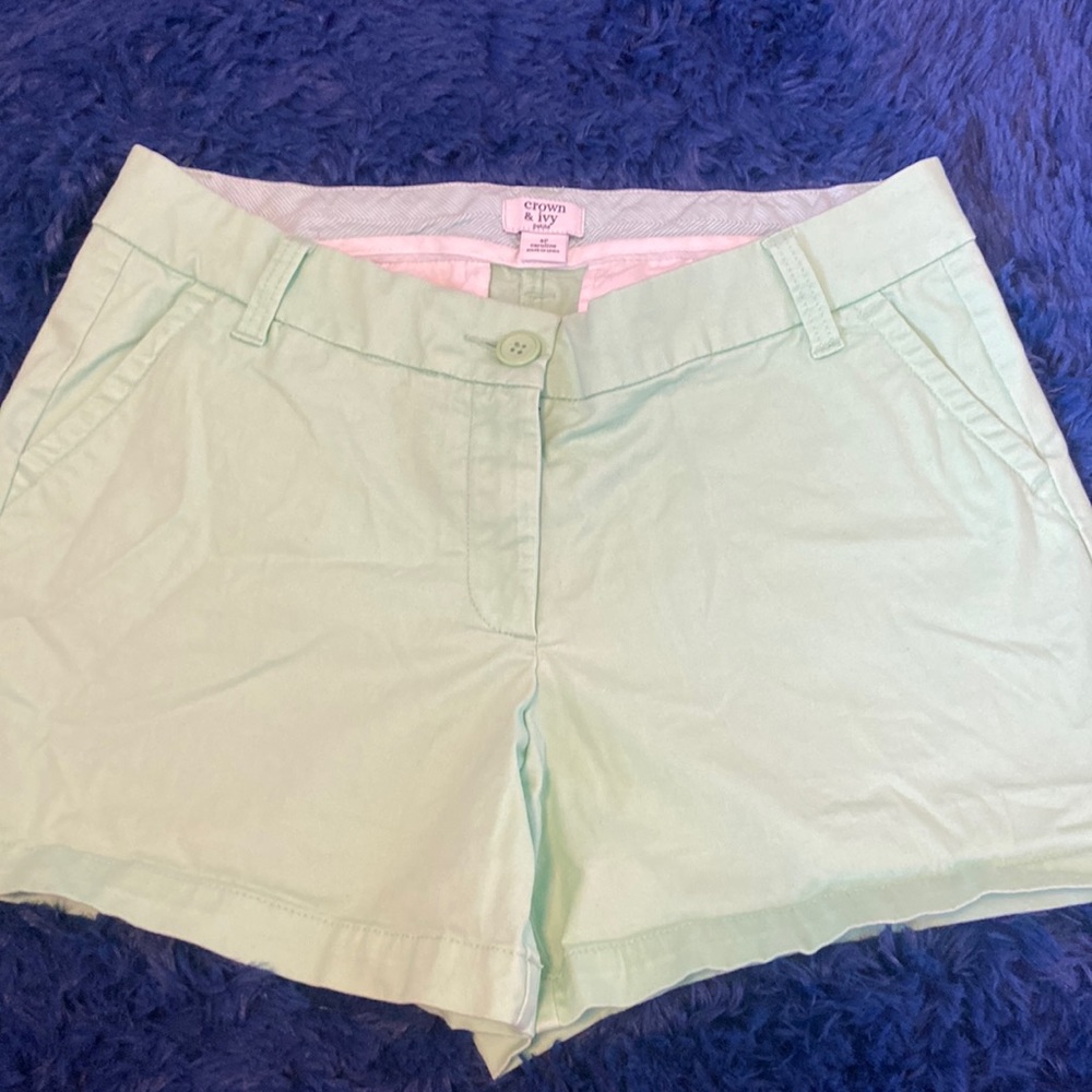 Crown & Ivy shorts!